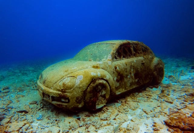 submarine, spacecraft or car?